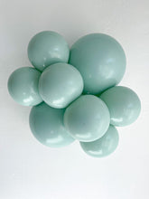 Load image into Gallery viewer, 17097 Tuftex Empower-Mint 17&quot; Round (50ct)
