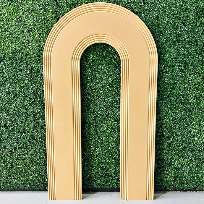 Hollow Border Ripple Arch Rental