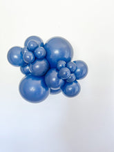 Load image into Gallery viewer, 24076 Tuftex Navy 24&quot; Round (1ct)
