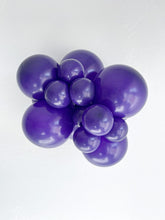Load image into Gallery viewer, 17079 Tuftex Plum Purple 17&quot; Round (50ct)
