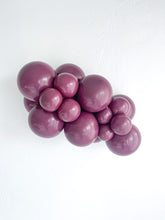 Load image into Gallery viewer, 24027 Tuftex Sangria 24&quot; Round (25ct)
