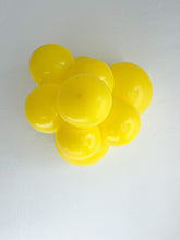 Load image into Gallery viewer, 24009 Tuftex Yellow 24&quot; Round (25ct)
